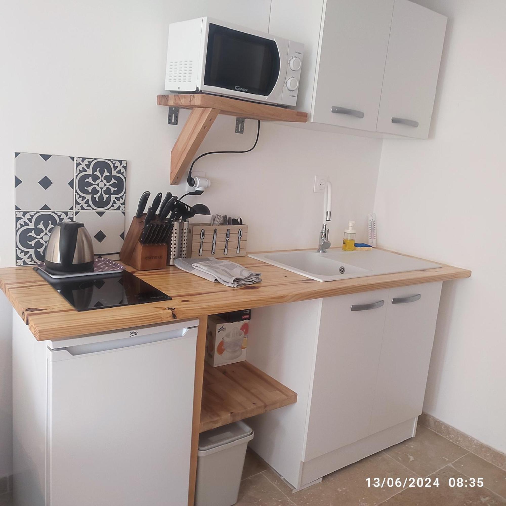 Logement Le Gabian Ampus Eksteriør billede
